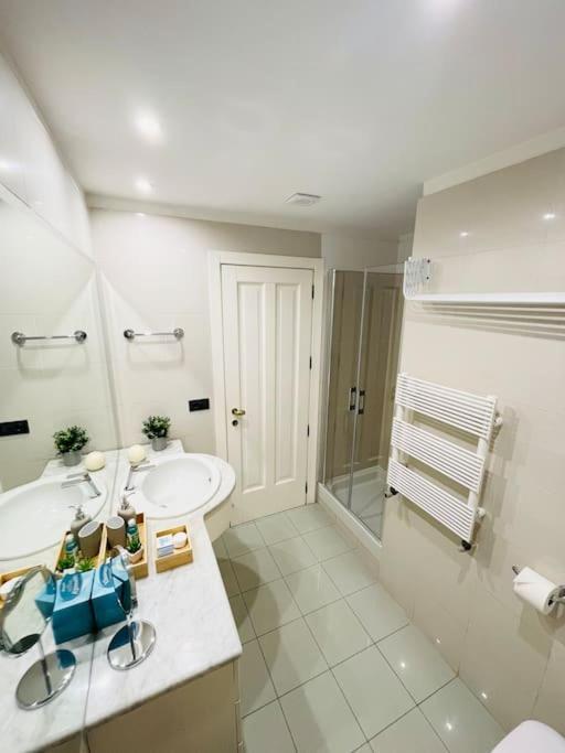 Re Gallo Luxury Apartment Plebiscito In Via Chiaia Naples Extérieur photo