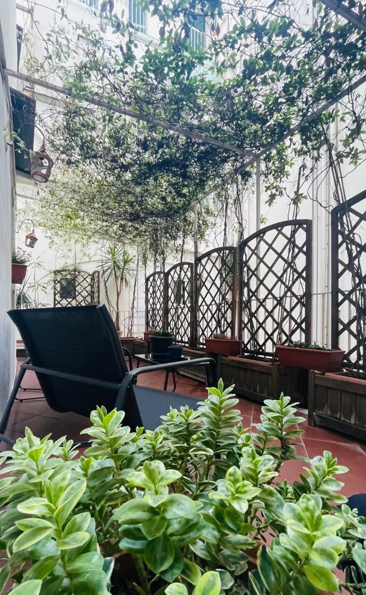 Re Gallo Luxury Apartment Plebiscito In Via Chiaia Naples Extérieur photo